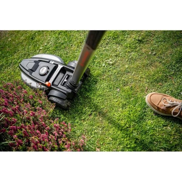 Gräsklippare - Yard Force - iFlex LM F23 - Batteri 12V 4Ah - Klippbredd 32 cm - Skjutsystem