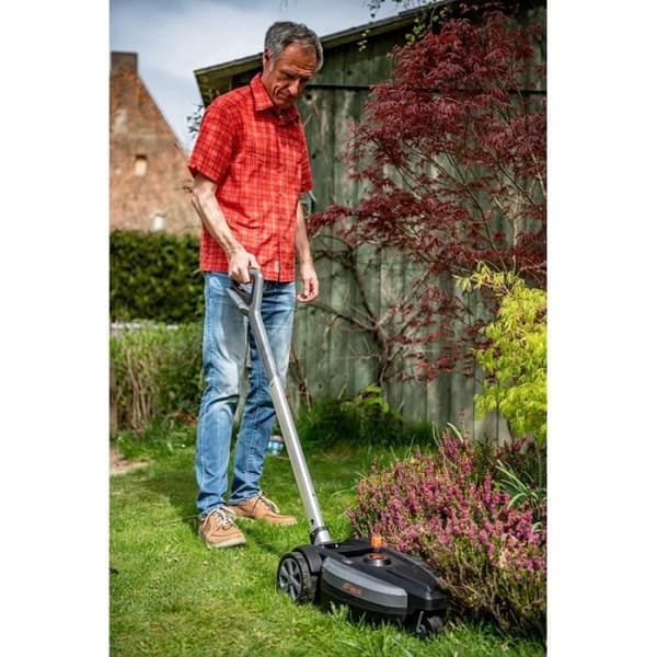 Gräsklippare - Yard Force - iFlex LM F23 - Batteri 12V 4Ah - Klippbredd 32 cm - Skjutsystem