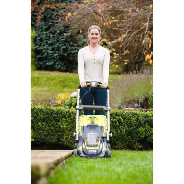 RYOBI - 36V Power Assist™ gräsklippare - klippning Ø 40 cm - uppsamling och mulching + 6,0 Ah högenergibatteri och laddare - RLM36X41H60PG