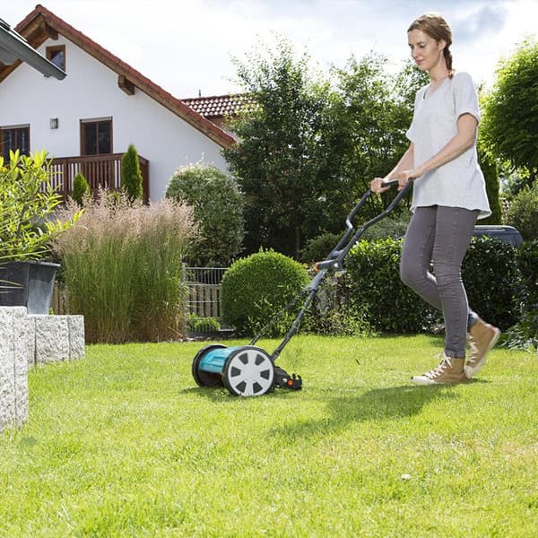 330 Classic spiralklippare - GARDENA - Friktionsfri klippning - Ergonomiskt styre - Max klippyta 150m²