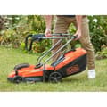 Miniatyrbild 6 av 6: BLACK+DECKER 18V Gräsklippare BCMW3318L2-QW 33 cm - Trädgård upp till 350 m² - 35 L med 2 batterier och 1 laddare