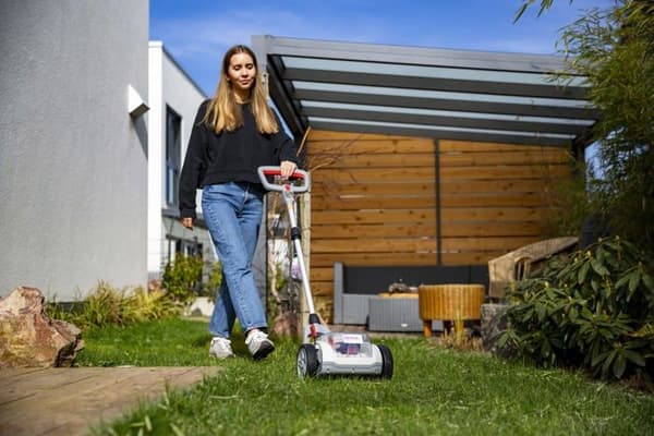 Ikra - 77010700-AZ - ICHM 20 Gräsklippare (ICM 2021) för små gräsmattor upp till 50 m, batteri och laddare INKL.