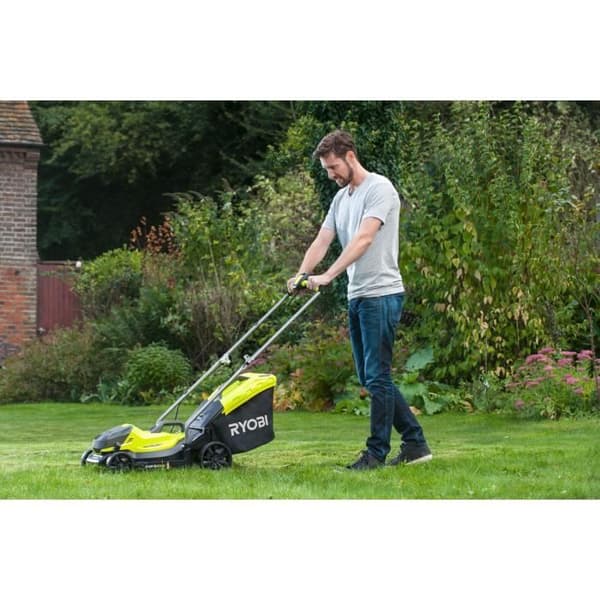 - Batteriklippare 18V One+ 2,5Ah Li-Ion 33cm - RLM18C33B25 Ryobi