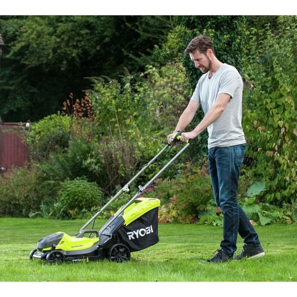- Batteriklippare 18V One+ 2,5Ah Li-Ion 33cm - RLM18C33B25 Ryobi