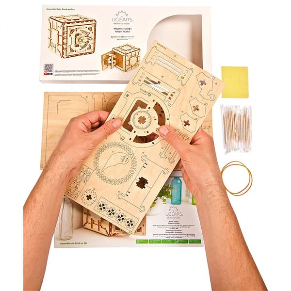 Ugears Turvallinen Puinen Mekaaninen Malli Kultainen