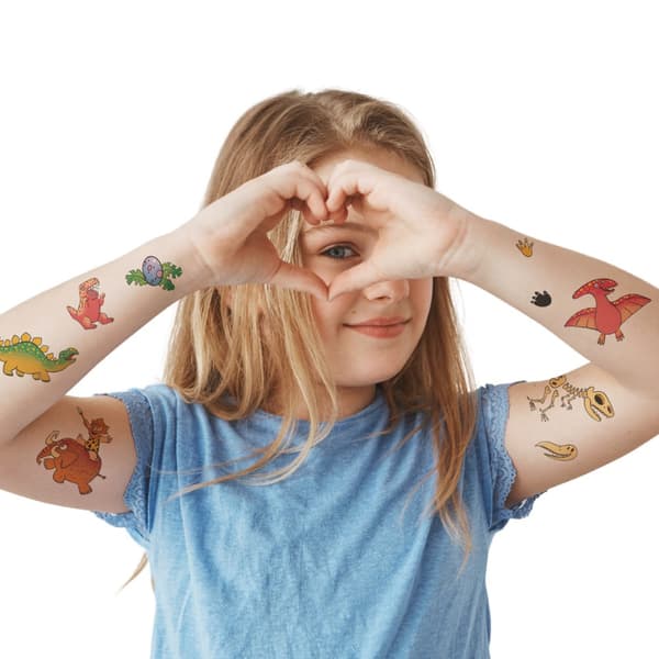 VÄLIAIKAINEN TATUOINTISETTI "DINOSAURUKSIA" 4 LAKKAA VÄRILISILLÄ TATUoINNIN