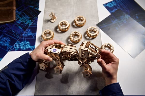 3D Træpuslespil Bemandet Mars Rover uGEARS