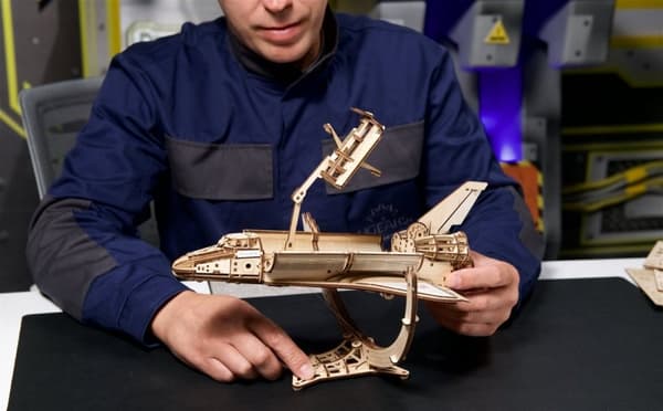3D-träpussel NASA Discovery rymdfärja uGEARS