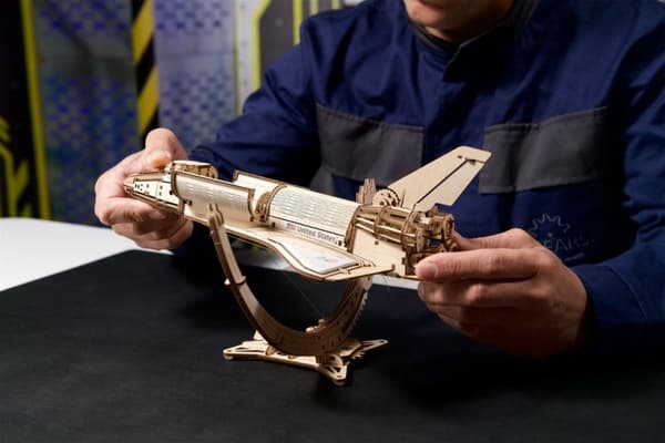 3D-träpussel NASA Discovery rymdfärja uGEARS