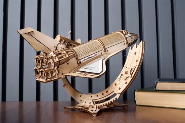 3D-träpussel NASA Discovery rymdfärja uGEARS
