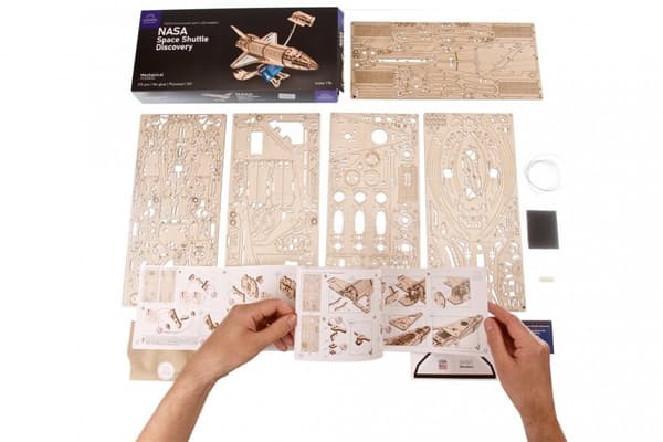 3D-träpussel NASA Discovery rymdfärja uGEARS