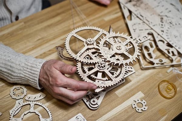 3D Puslespil Mekanisk Vægur Aero Clock uGEARS