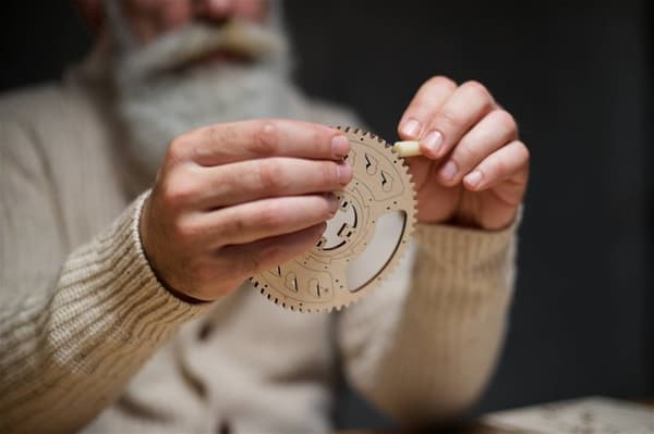 3D Puslespil Mekanisk Vægur Aero Clock uGEARS