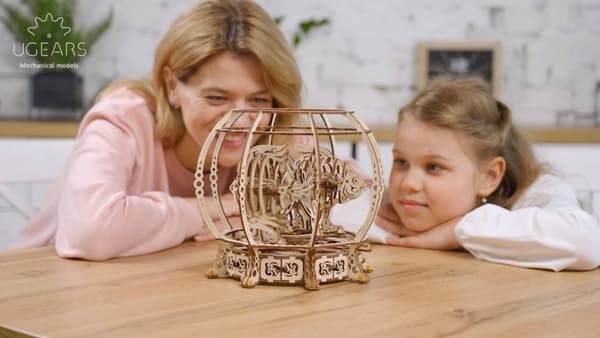 3D-puinen mekaaninen akvaariopalapeli uGEARS