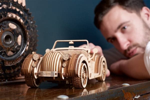 3D Træpuslespil Roadster VM-01 uGEARS