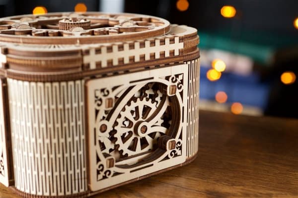 3D-puinen palapeliaarrearkku uGEARS