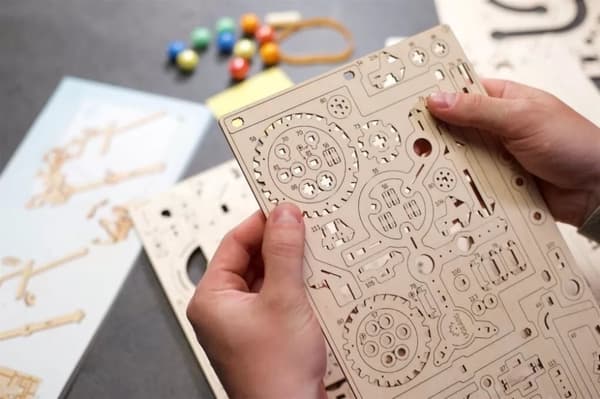 3D Träpussel Horisontell Hiss uGEARS