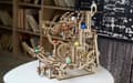 Miniatyrbild 10 av 10: 3D Träpussel Horisontell Hiss uGEARS