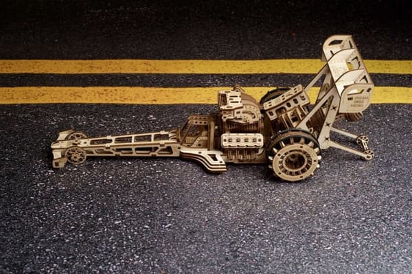 3D Træpuslespil Top Fuel Dragster uGEARS