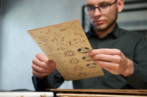 3D Træpuslespil Retro Bil UGR-T uGEARS