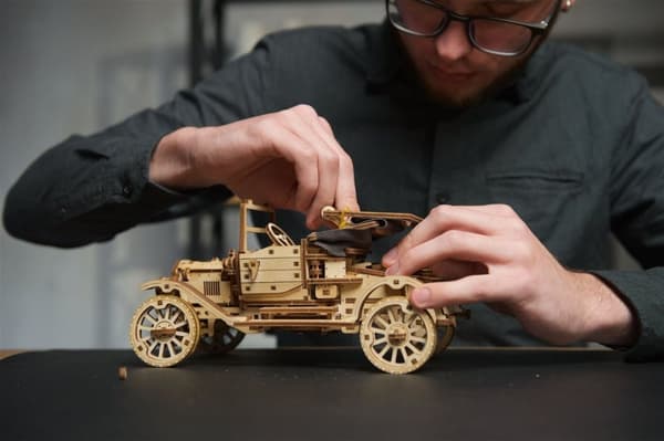 3D Træpuslespil Retro Bil UGR-T uGEARS