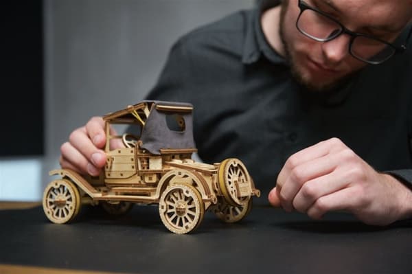 3D Træpuslespil Retro Bil UGR-T uGEARS
