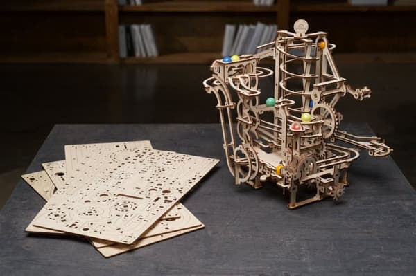 3D-puinen palapeli, marmorirunko, spiraalinostin uGEARS