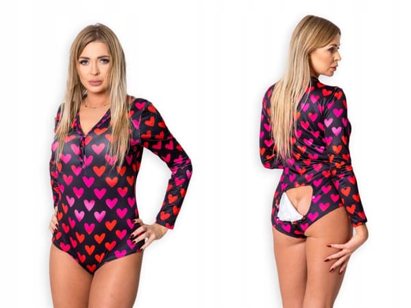 KVINDE-PYJAMAS VALENTINSDAG GAVE TIL EN PIGE MED LYNLÅSEDE HJERTER S