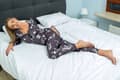 Miniatyrbillede 4 af 7: KVINDEPYJAMAS VALENTINSDAG GAVE TIL EN PIGE UDLYNDET GRÅ MUSIK XL