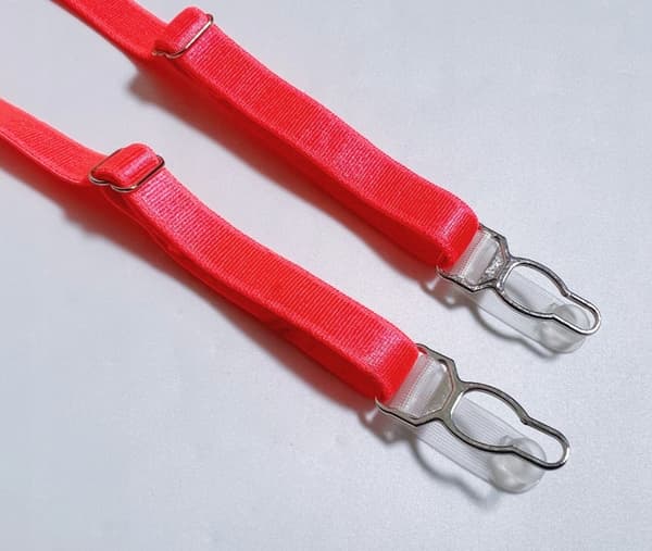 Vackert set med damunderkläder BH KJOL LÅRBAND G-STRING M