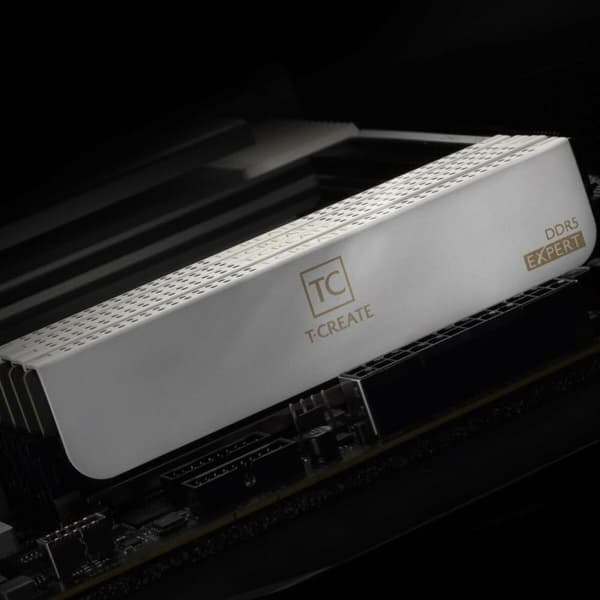 RAM-muisti Team Group CTCED548G6400HC32ADC01
