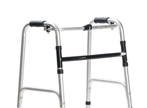 Fast rehabiliteringsrollator med hjul