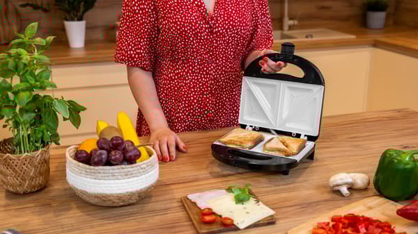 Smörgåsmaskin med keramiska insatser