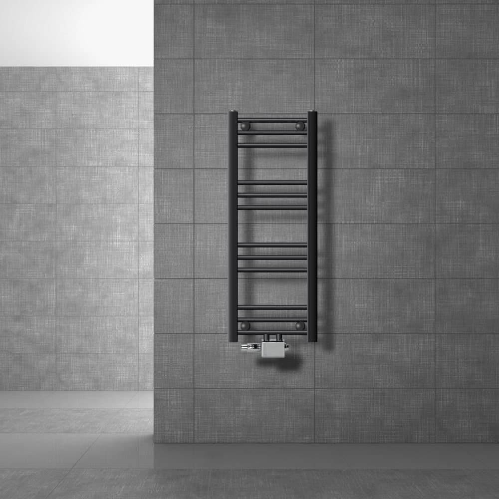 Handduk ingår med universalanslutning anslutningsuppsättning. Termostat i krom ECD Germany Modell Sahara 300 x 800 mm rak antracit med central