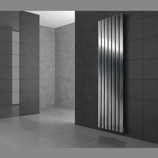 Badrumsradiator Vertikal med centrumanslutning 1400x480 mm Krom inkl. vägganslutningsset LuxeBath