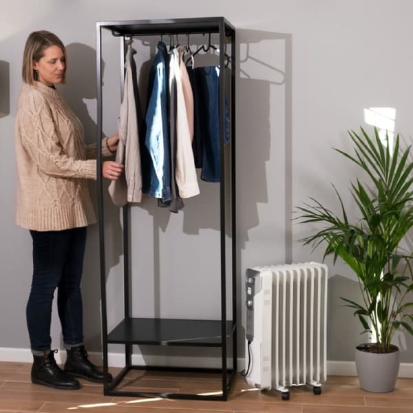 Cecotec 9-fin oil-filled heater, 2000 W, 3 power levels, 20-m² coverage area, cord winder, easy control, handle, caster and double safety system.