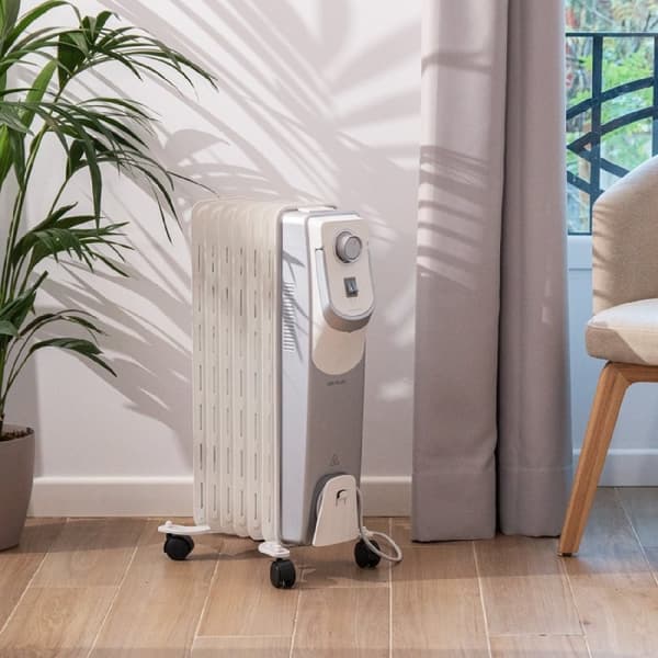 Cecotec 7-fin oil-filled heater, 1500 W, 360º technology, 3 power levels, 18-m² coverage area, cord winder, easy control, handle, caster and double s