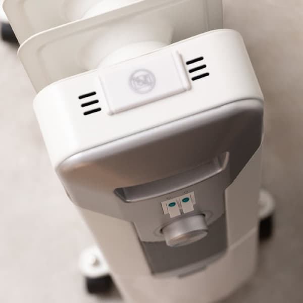 Cecotec 11-fin oil-filled heater, 2500 W, 3 power levels, 25-m² coverage area, cord winder, easy control, handle, caster and double safety system.