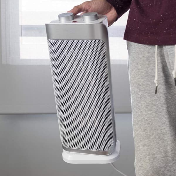 Cecotec Designer upright ceramic heater with 2000 W, oscillation function, 3 operating modes and adjustable thermostat.