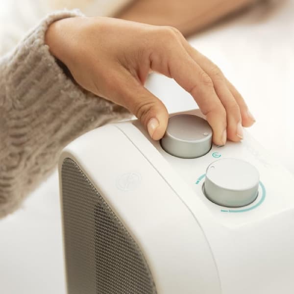 Cecotec Tabletop PTC heater with 1500 W, oscillation mode, adjustable thermostat and 3 modes of operation.
