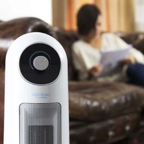Cecotec Ceramic heater with 2200 W, oscillation function, 3 operating modes and adjustable thermostat.