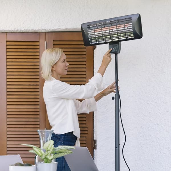 Cecotec Halogen stand or wall heater, 2000 W, for outdoors use. Quartz. IP24. Remote control. 7-hour timer. 2 power levels. Adjustable height.