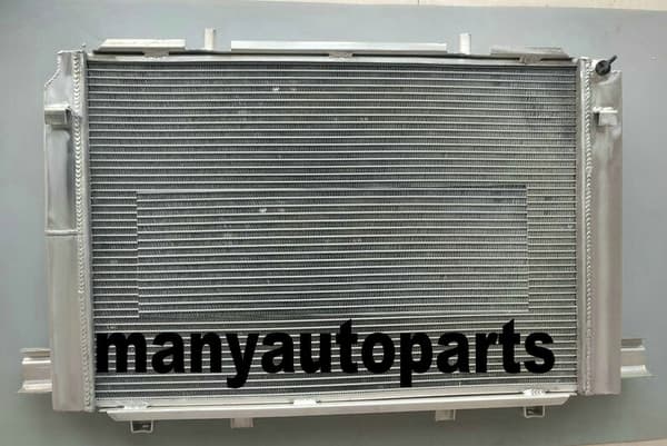 Alumiinijäähdytin, yhteensopiva Mercedes-Benz R129 SL 280/320:n kanssa, kevyt rakenne, tehokas lämmönpoisto.