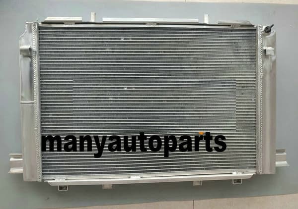Alumiinijäähdytin, yhteensopiva Mercedes-Benz R129 SL 280/320:n kanssa, kevyt rakenne, tehokas lämmönpoisto.