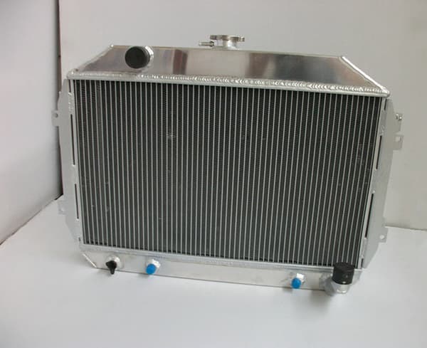 Aluminium Racing Radiator, Tre-række Design, Skræddersyet til 240Z/260Z, Forbedret Køleeffektivitet