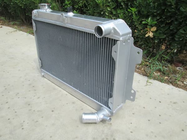 Aluminiumradiator og olieafkøler, letvægtslegering konstruktion, forbedret køleeffektivitet, direkte pasform til Mazda RX7