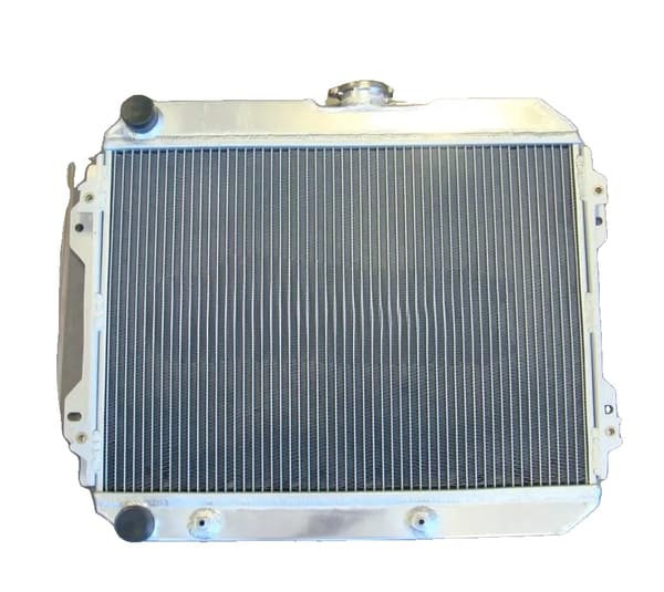 Aluminiumradiator, kraftig kølekapacitet, præcisionsdesignet kerne, holdbar konstruktion