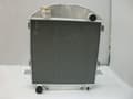 Miniatyrbild 3 av 4: Aluminiumkylare med inbyggd oljekylare, 3-radig design, idealisk för Ford Model-T-Bucket 1924-1927