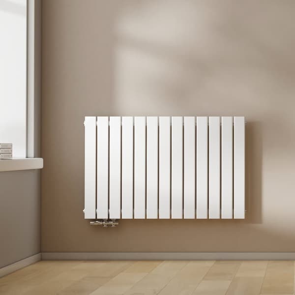 EMKE Vandret Badeværelsesradiator 63x100.6cm - Varmt vand, Fladt, Sidetilslutning, Hvid, 730W