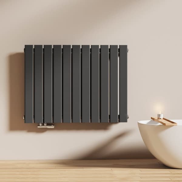 EMKE Smal Høj Radiator 180x30,4cm - Varmt Vand, Lodret Flad, Central Tilslutning, Sort, 627W